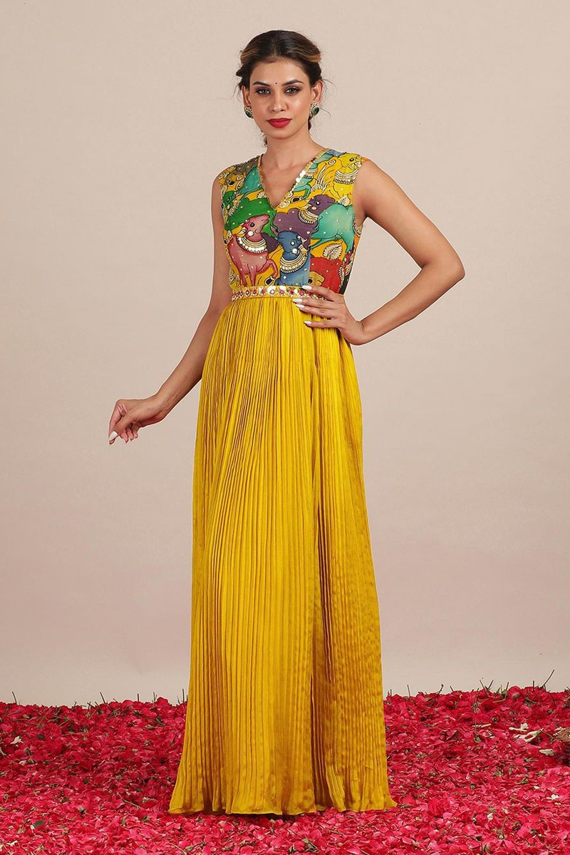 Elegant Sleeveless Haldi Gown